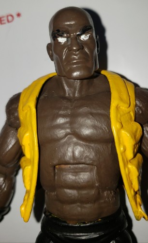 HASBRO MARVEL LEGENDS Luke Cage CUSTOM - Picture 3 of 9