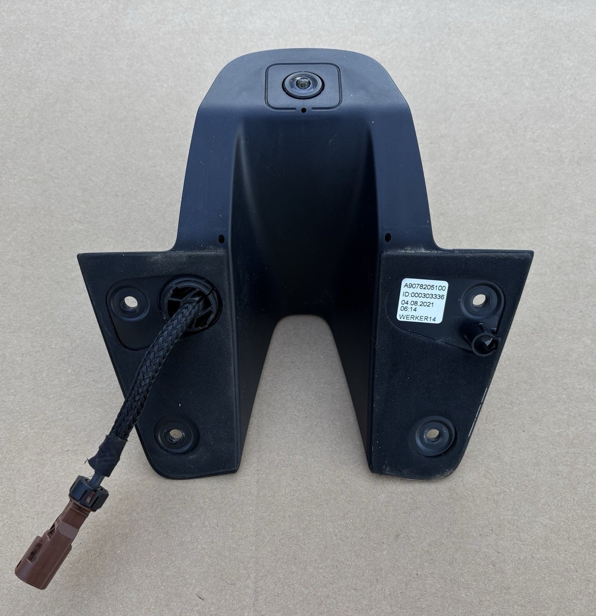 犯罪　フラッグ255　North Lake Sprinter 2019-2025 Mercedes Sprinter Van Rear Backup Camera w/ Bracket OEM