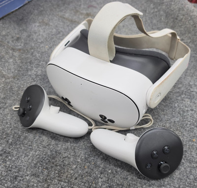 Meta Quest 3S Virtual Reality Headset 128GB White with Controllers
