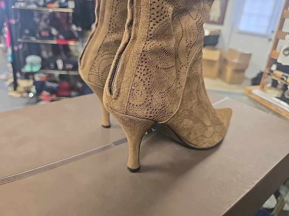 Glory Chen Celeste ботинки верблюда замши размер 8  - Изображение 4 из 4