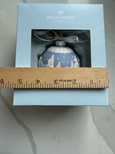Wedgwood Jasperware Ball Ornament Skating Pond - RARE 2010 - Picture 9 of 9