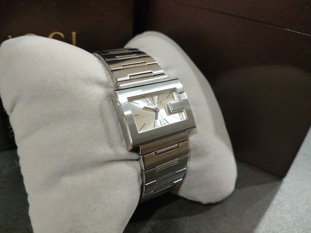 Gucci Women's Rectangular Watch Stainless Steel S… - image 2