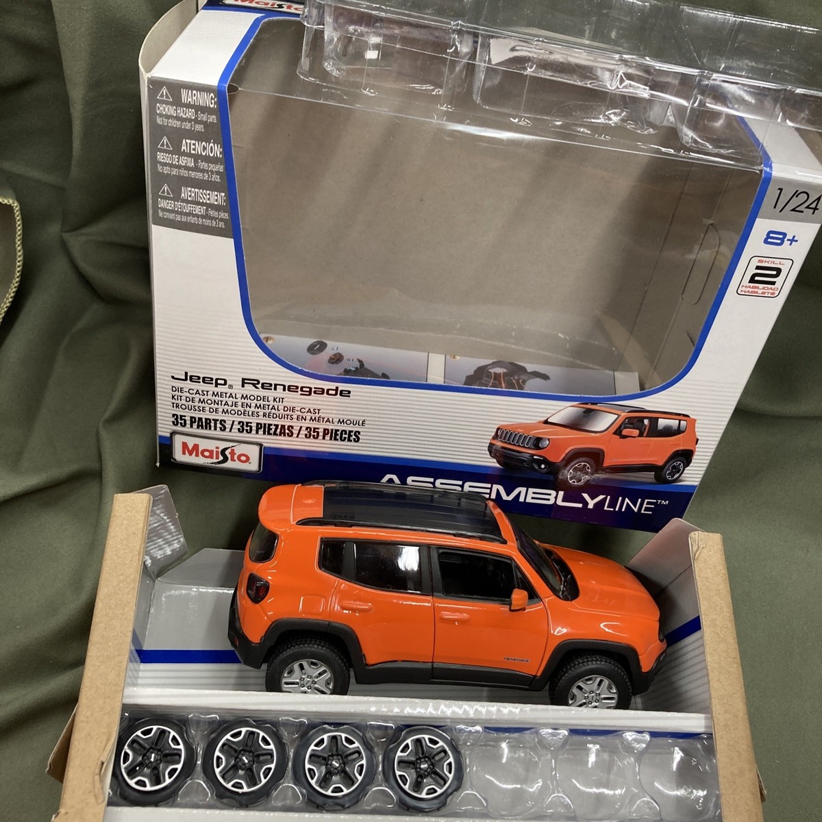 Maisto Orange JEEP RENEGADE Diecast Assembly Line 1:24 - Build a