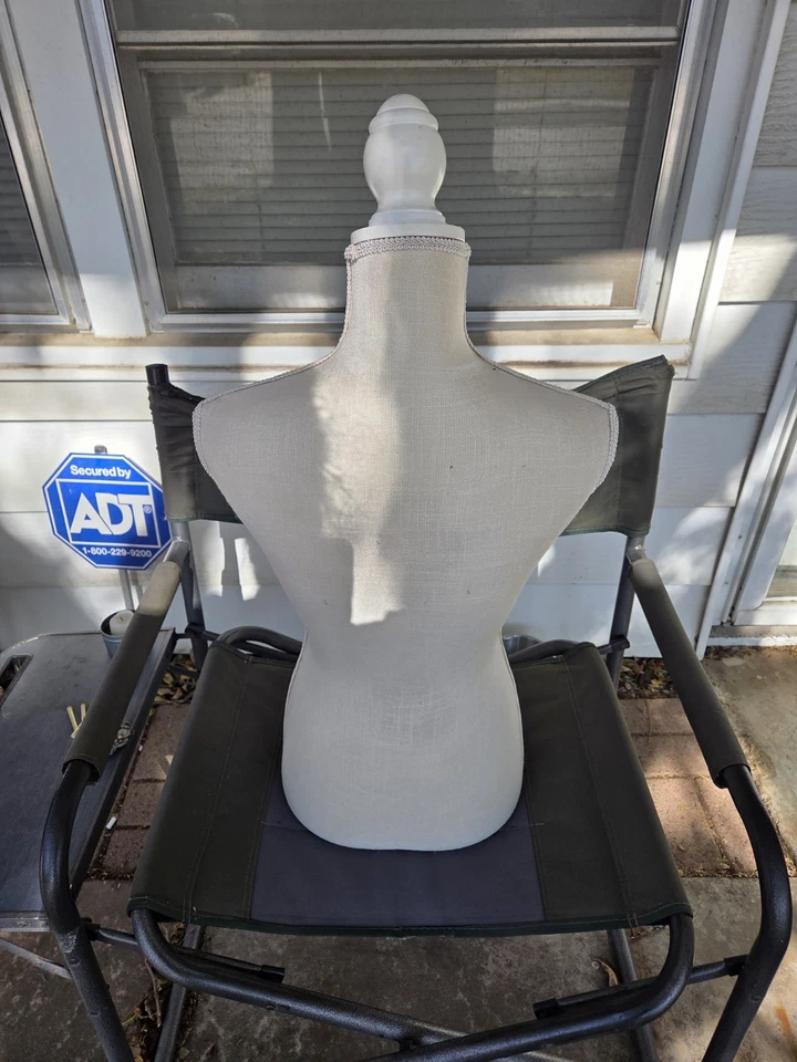 Vestido Mujer Beige Forma Tela Cubierta Plástico Sin Soporte Recogida Local Solo Foto 3 de 4