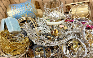 Junk Jewelry Lot Mixed Vintage Now Crafters Repair Harvest Upcycle 9 Pounds +