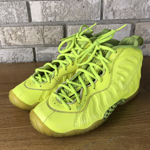 nike foamposite tennis shoes