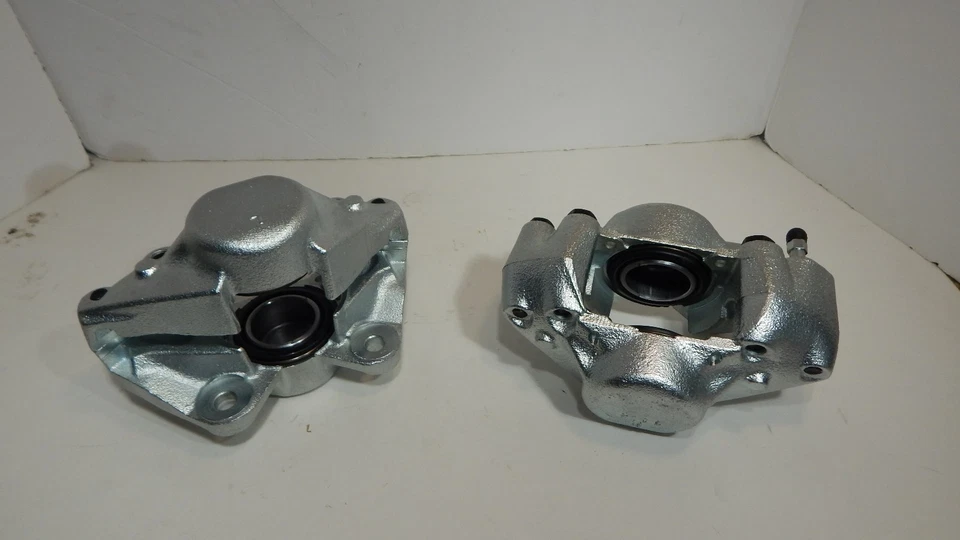 Par de pinzas de freno nuevas tipo 14 para Austin Healey 100-6 y 3000 a (c) 26704   Foto 2 de 4