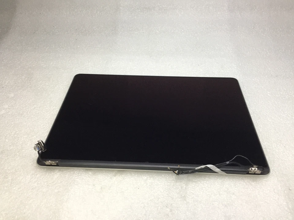 MacBook Pro A1398 15" 2015 Retina LCD Assembly SILVER 661-02532 GRADE C - Image 3 of 4