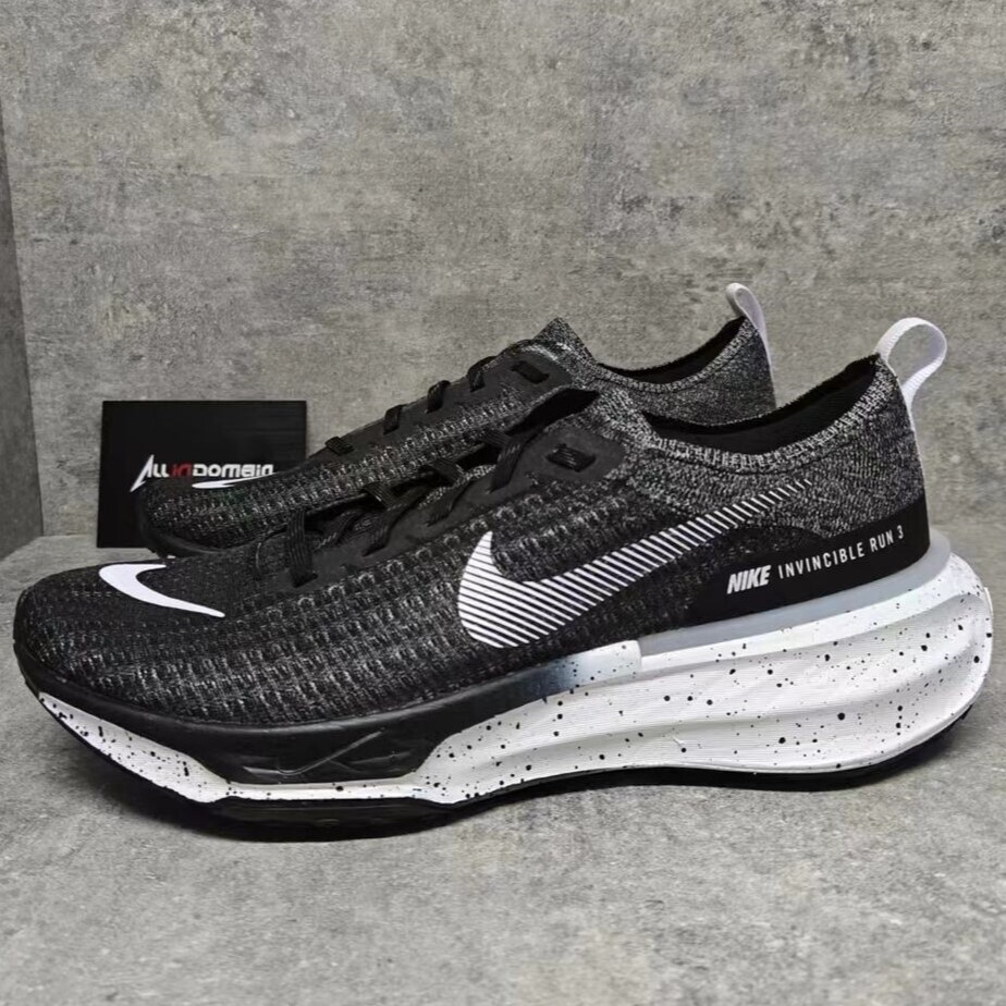 Level SS/New - Nike ZoomX Invincible Run Flyknit 3 Oreo