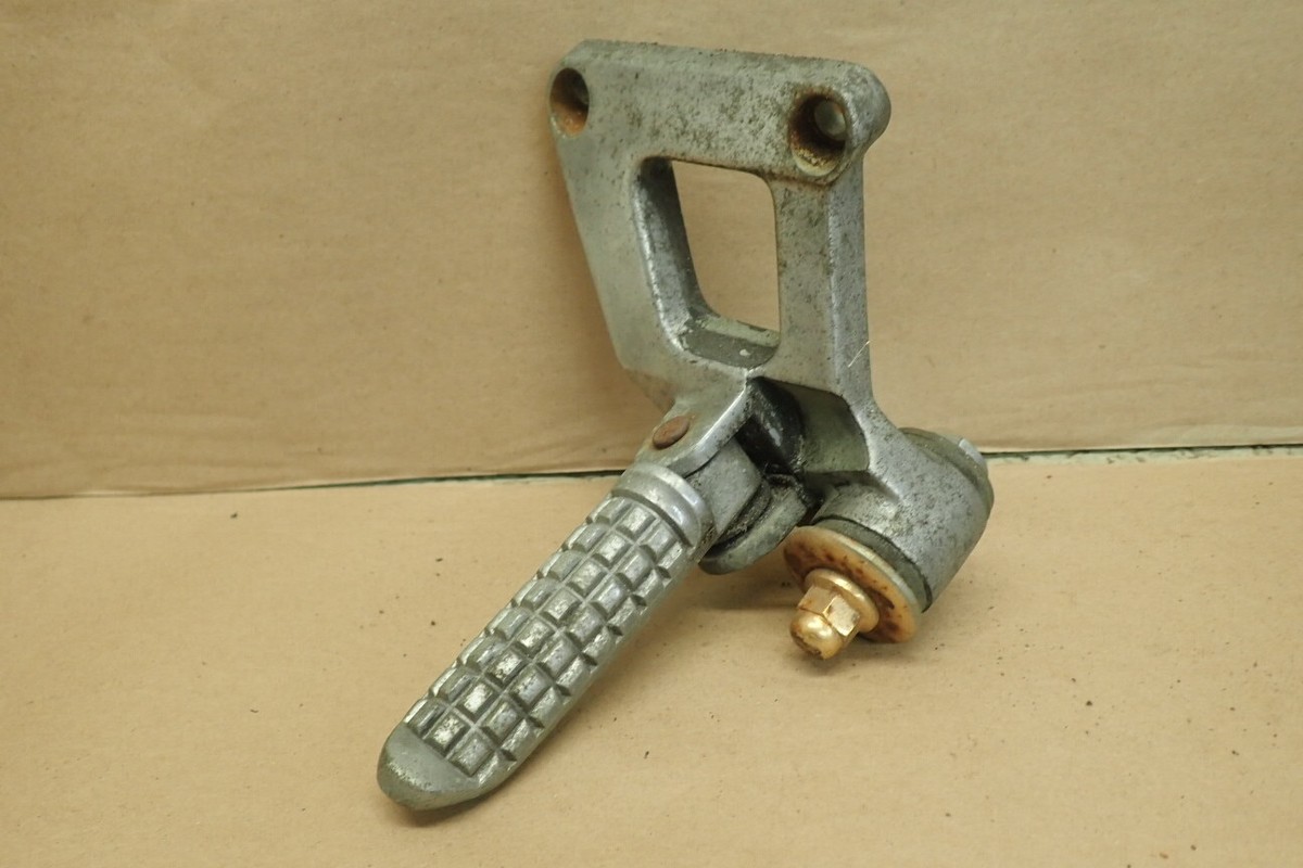 1994 KAWASAKI ZX600-E LEFT PASSENGER FOOT PEG ASSY 250L | eBay