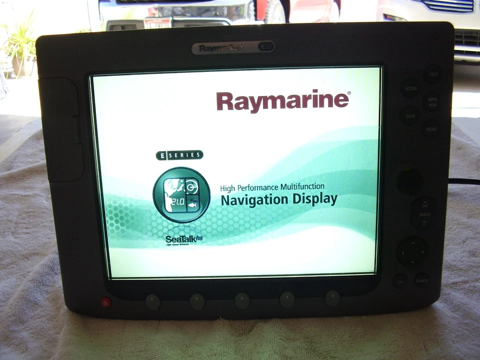 Raymarine E120 Classic Chartplotter ; Works Great with the new LED  conversión - Image 3 of 4