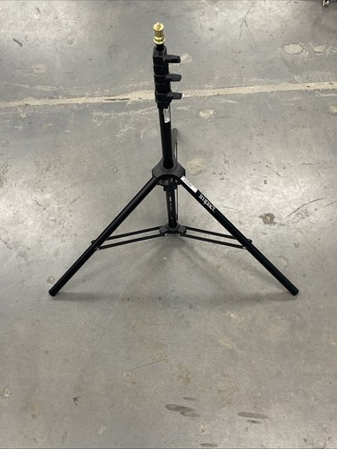 Lowel Omni + Tota Light Photography Portable Studio Lighting Kit w/Umbrella - Picture 12 of 17
