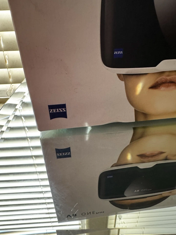 Zeiss - VR One Plus Headset - Virtual Reality Goggles - Image 3 of 4
