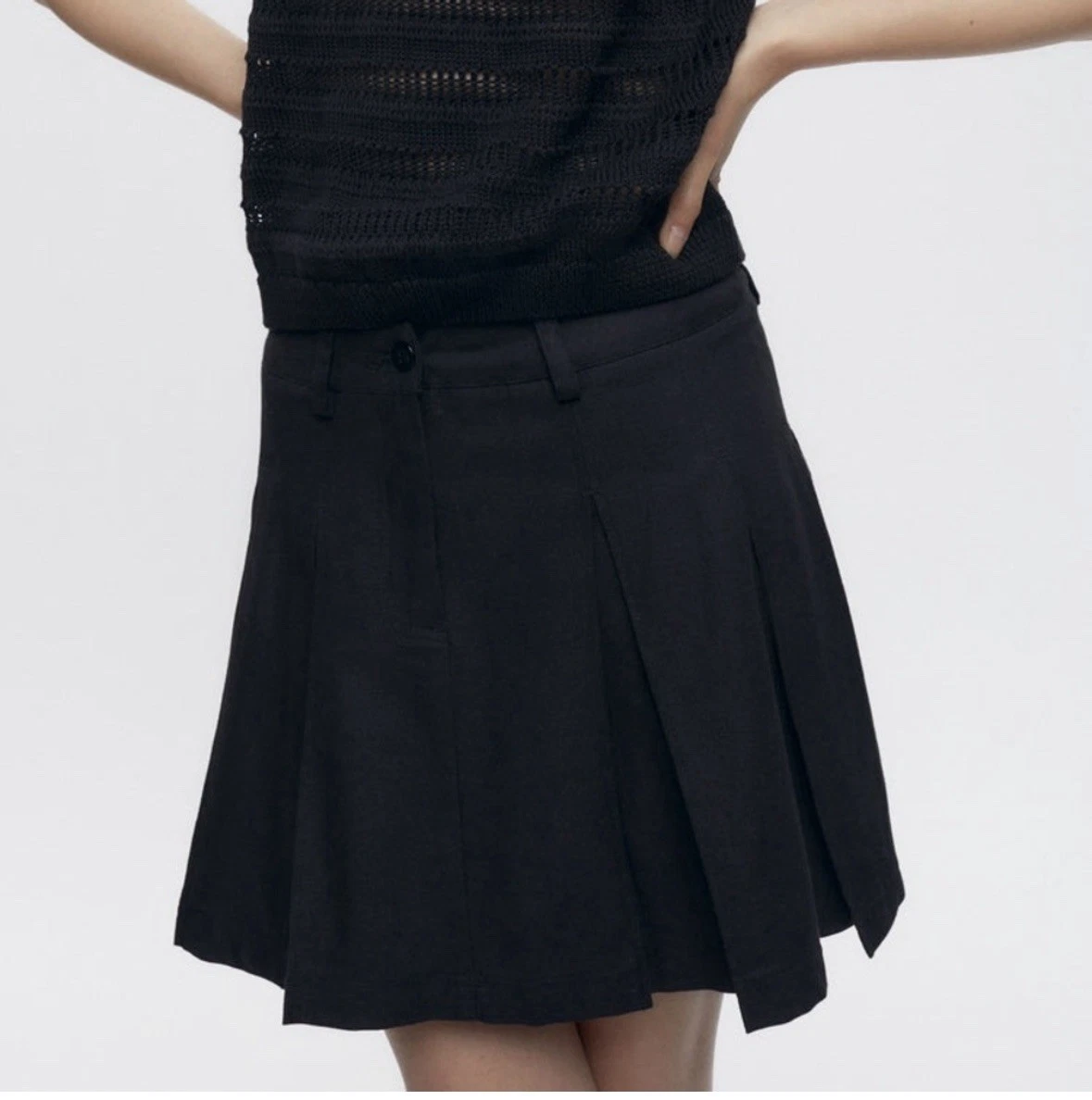 KOTN Dendera Mini Skirt NWOT Pleated Cotton Linen 2
Opens in a new window or tab