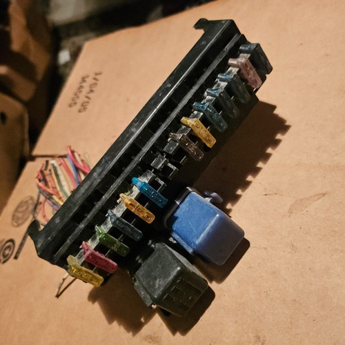 NISSAN/DATSUN 720 PICKUP FUSE BOX 1979-1985