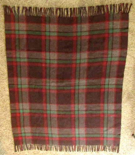 WOOLCRAFT ROBE WOOL CRAFT WARES BROWN RED GREEN FRINDGED 65 X 50 BLANKET
