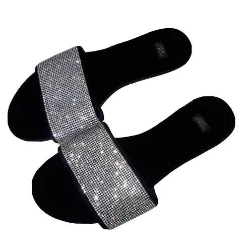 BN Four Seasons Private Jet Experience Velvet Slippers By  display picture 2