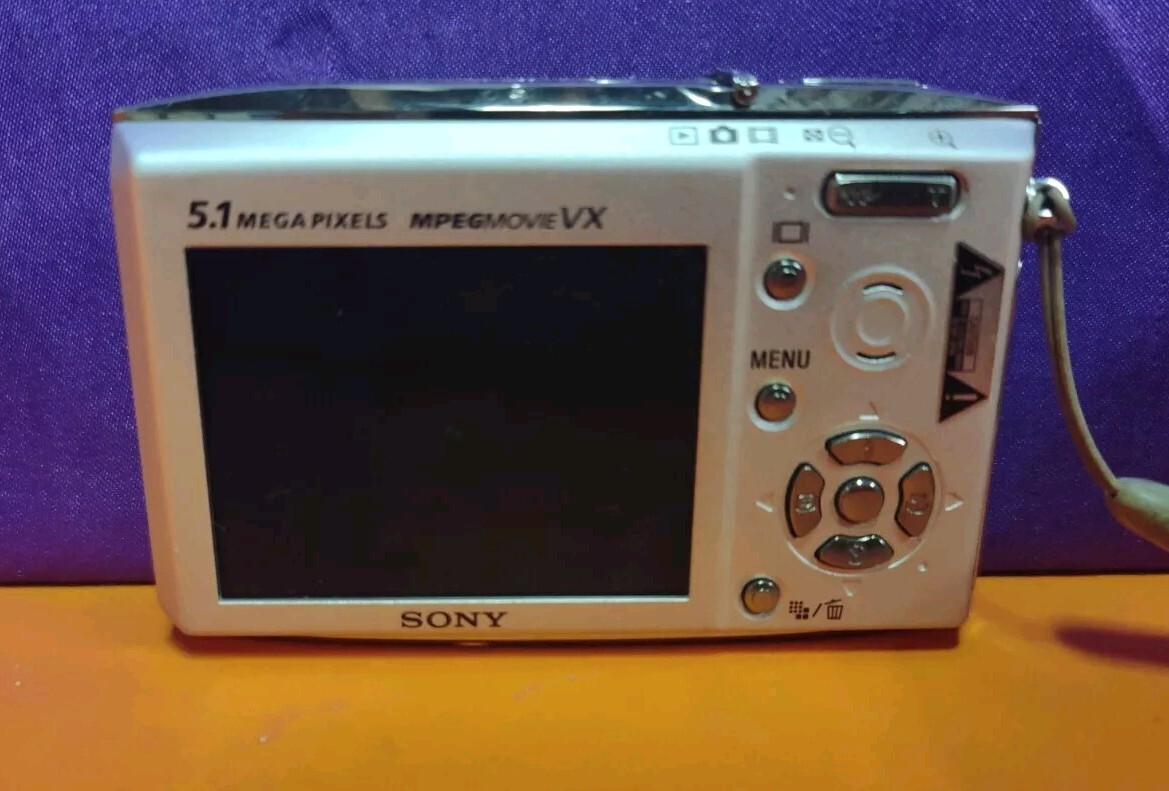 Sony Cyber-Shot DSC-T5 Carl Zeiss Vario Tessar Digital Camera 5.1