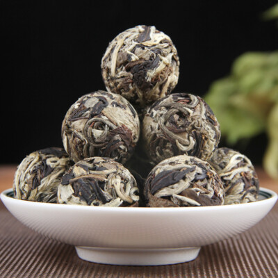 Yunnan Moonlight White Ball Nectar Fragrance Raw Puer Tea Yue Guan Bai Long Zhu