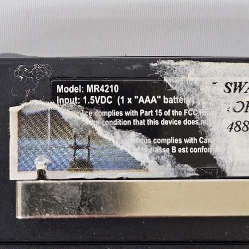 Memorex MR4210 Black Portable 3.5mm Jack Dynamic Bass AM/FM Stereo Pocket Radio - Picture 6 of 6