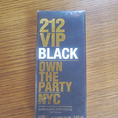 Carolina Herrera 212 VIP Black Men's Eau de Parfum Spray 100 mL Regular
