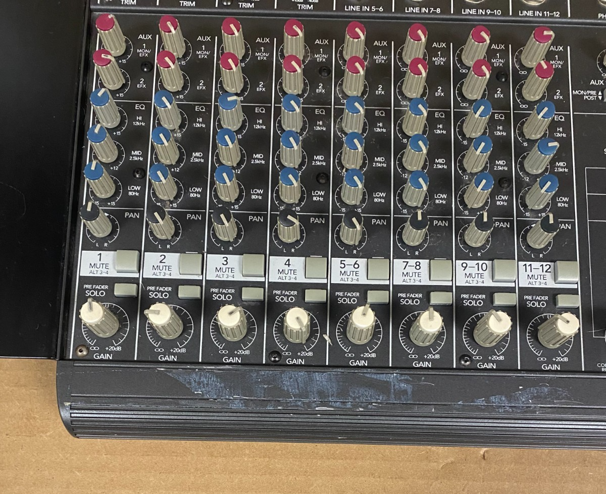 Mackie 1202-VLZ 12-Channel Mic/Line Mixer W/PWR CORD & MIC CABLE