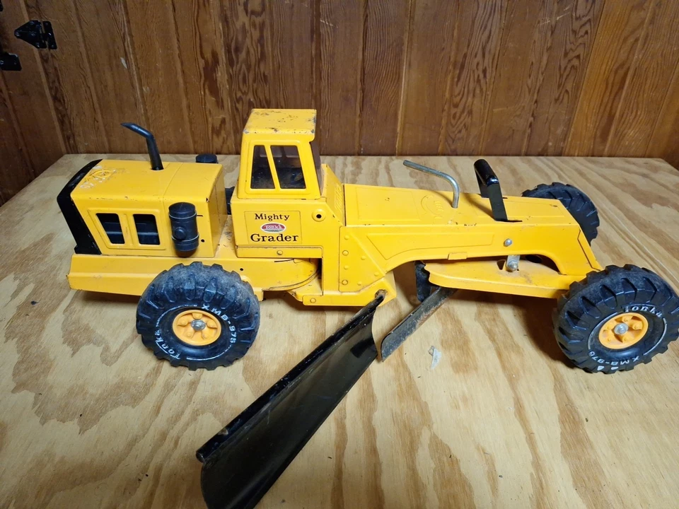 Vintage 1970s Mighty Tonka Road Grader Diesel XMB-975 Orange Pressed Steel NICE - Image 2 of 4