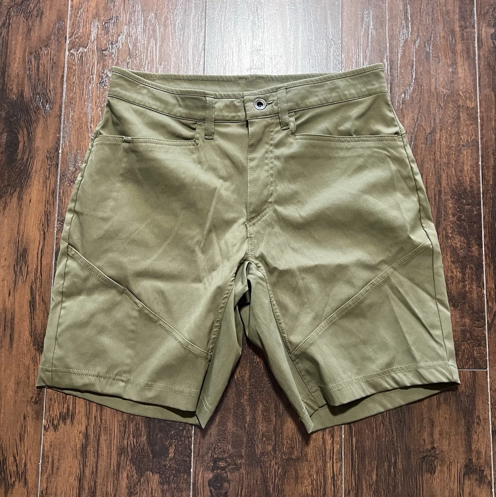 Mountain Hardwear Olive Green Hiking Cargo Shorts Mens Size 30 Lightweight