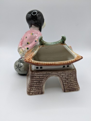 MCM Asian Woman And Gatehouse Ceramic Planter Kitschy Cute Hand Painted Japan - Picture 3 of 12