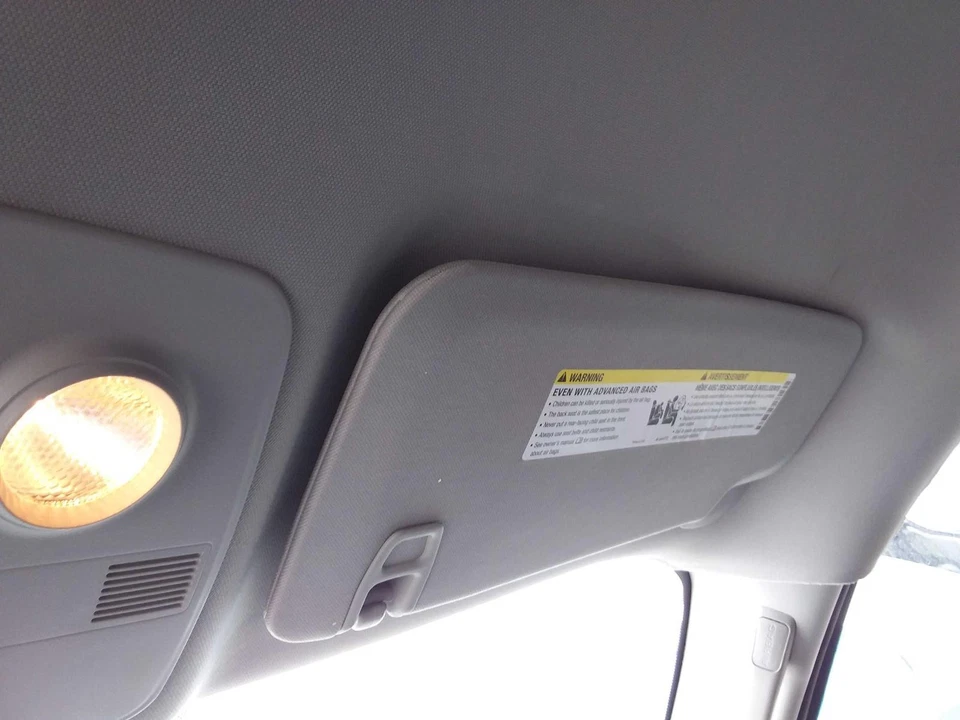 Used Right Sun Visor fits: 2014 Gmc Acadia illuminated Right Grade A Foto 2 de 4