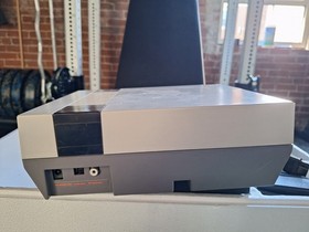 Nintendo NES Action Set In original Box Console 2 Controllers Mario Bros Duck H.