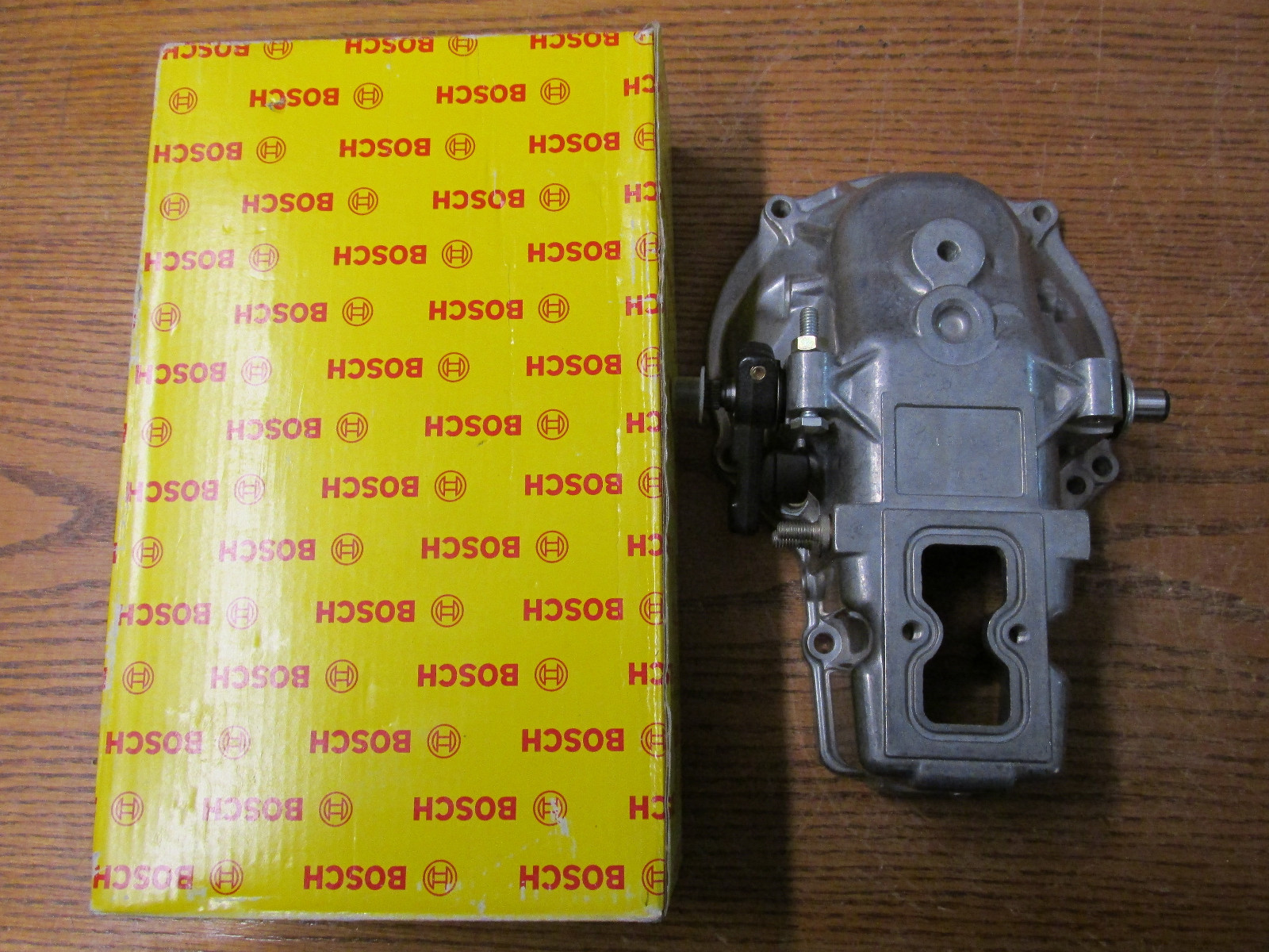 NEW NOS Bosch 9-420-270-151-000 Regulator Cover