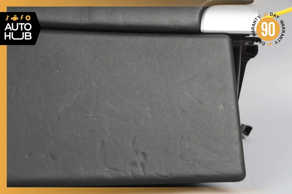 07-12 Mercedes R230 SL600 SL65 AMG compartimento de almacenamiento trasero derecho OEM Foto 4 de 4