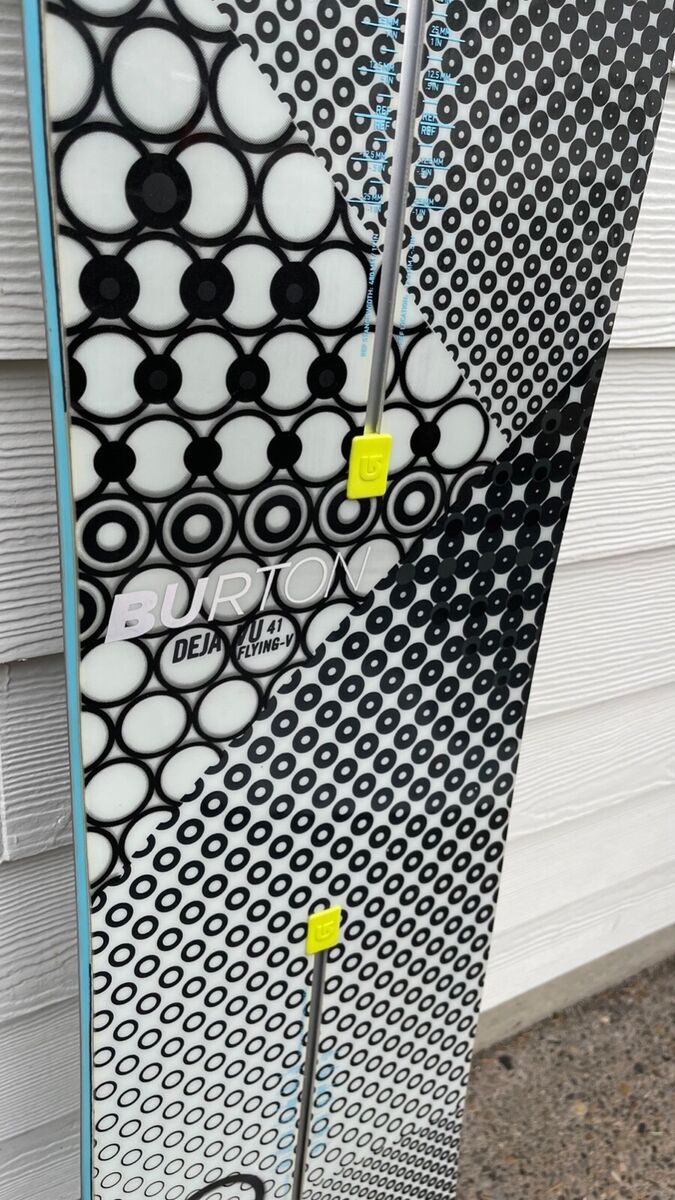 2012 NWOT BURTON WOMENS DEJA VU FLYING V SNOWBOARD 141 141cm 2012 NWOT BURTON WOMENS DEJA VU FLYING V SNOWBOARD 141 141cm