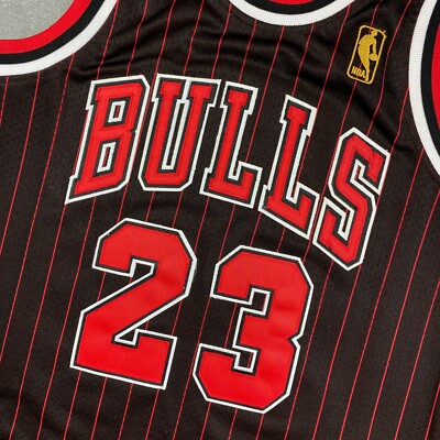 100% Authentic Michael Jordan Mitchell Ness 96 97 Bulls Jersey M