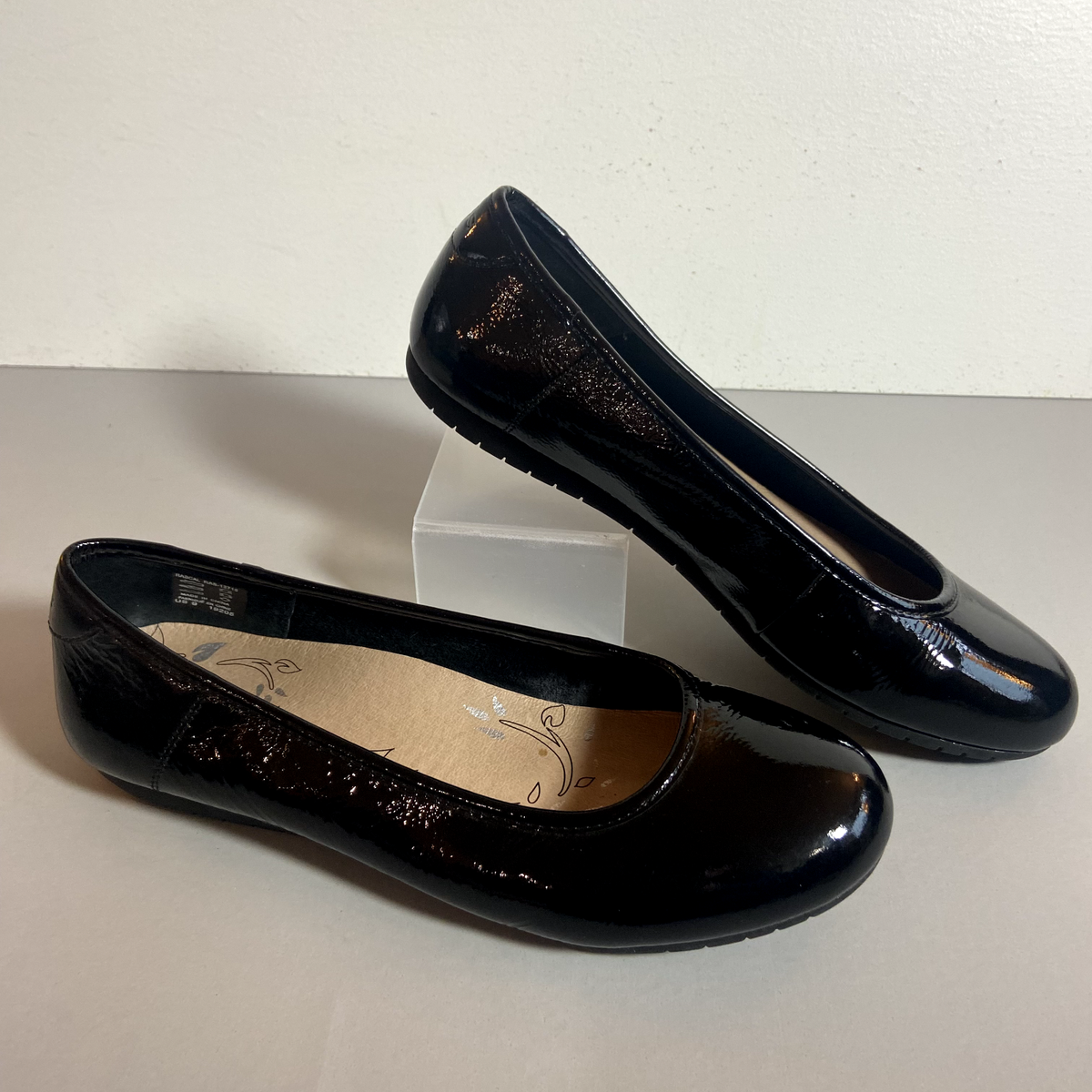 Taos Ballet Flats Womens Sz Black Patent Leather Rascal Slip On
