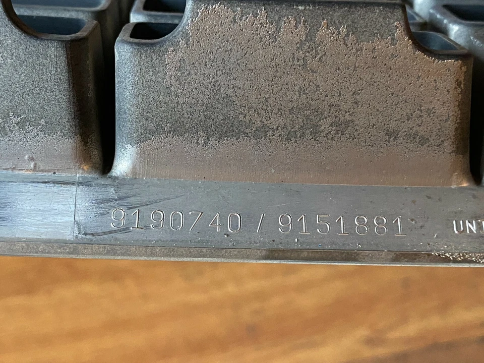 #2001-2004 VOLVO S60 PARRILLA DELANTERA CROMADA OEM 9190740/9151881 Foto 3 de 4