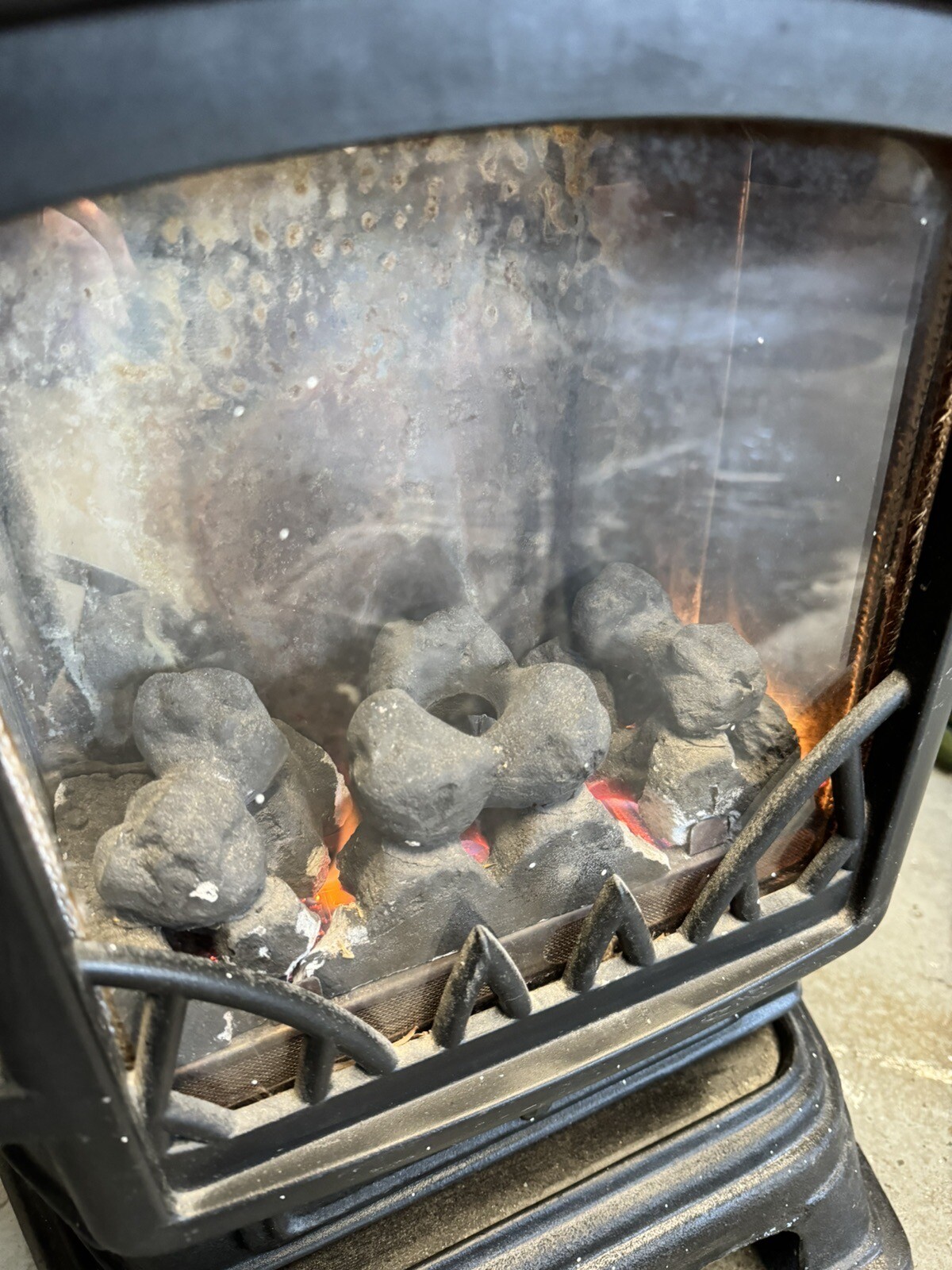 Universal Innovations Calor Provence 3kw Flueless Gas Stove Heater