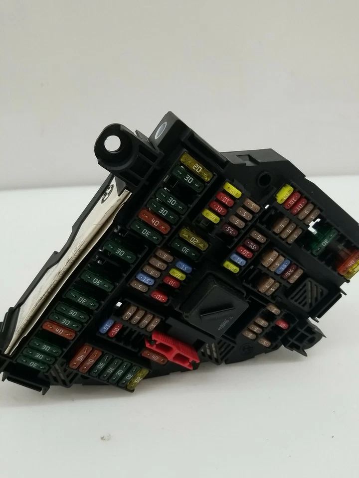 Caja relé de conexiones fusibles maletero trasero serie 5,6,7 bmw f10 f11 f12 f01 f02 9151322 Foto 3 de 4