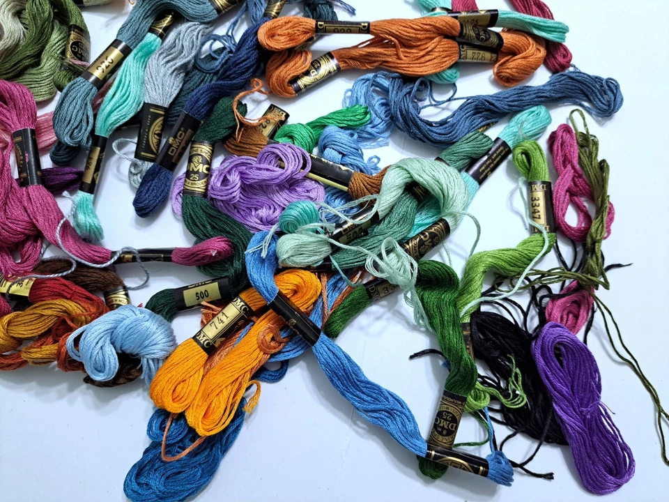 Lot Of 100 DMC Embroidery Thread Floss Assorted Colors - Image 4 of 4