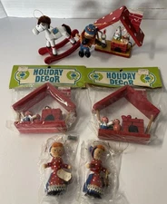 Vtg. Wooden Christmas Ornaments Assorted Lot New & Used Made In Taiwan 7 Pieces