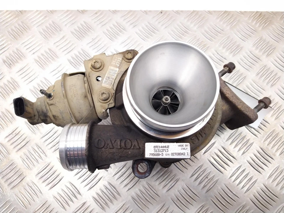Volvo Xc60 turbocharger 31312713 2.0d3 5 Cylinder 2011 - Image 3 of 4