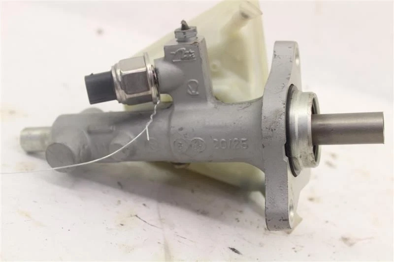 Used Brake Master Cylinder fits: 2003 Mercedes-benz Mercedes c-class 203 Type C2 Foto 3 de 4