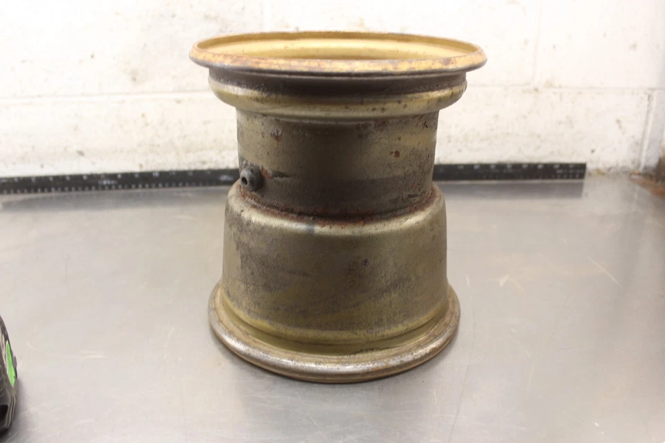 1984 Suzuki Quadrunner 185 LT185 2x4 REAR BACK WHEEL RIM M6 Foto 2 de 4