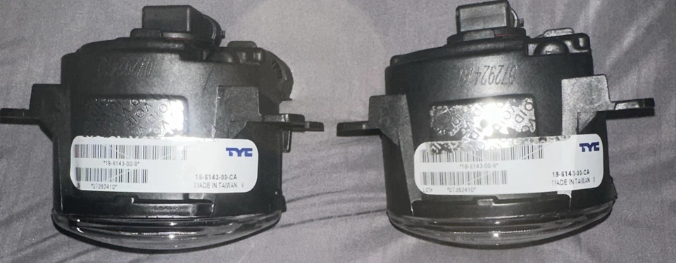 Pair (2) Fog light assemblies 15-20 Jeep Renegade 19-20 Ram 1500 Pickup L/R - Image 2 of 4