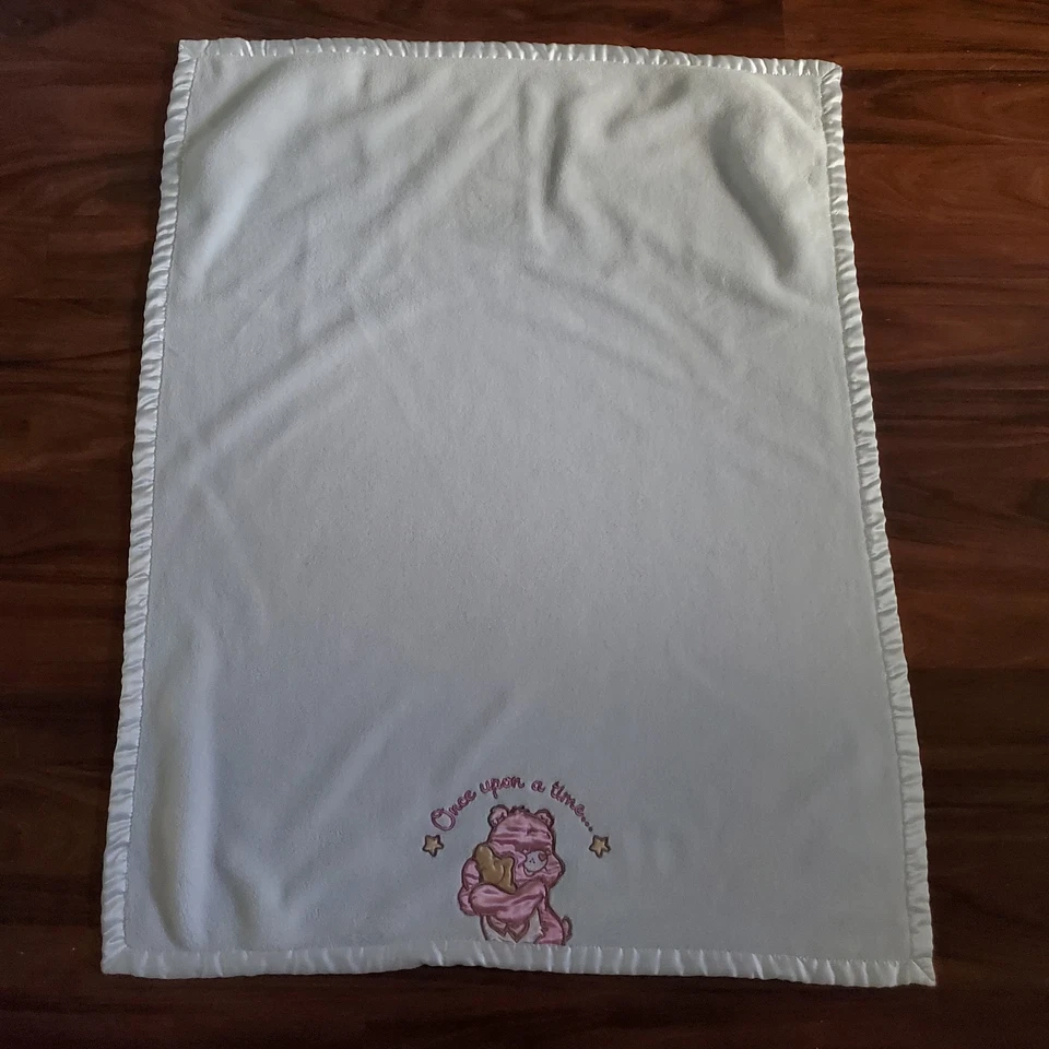 Manta bebé Care Bears Love A Lot oso satinado ribete once upon a time felpa blanca Foto 2 de 4