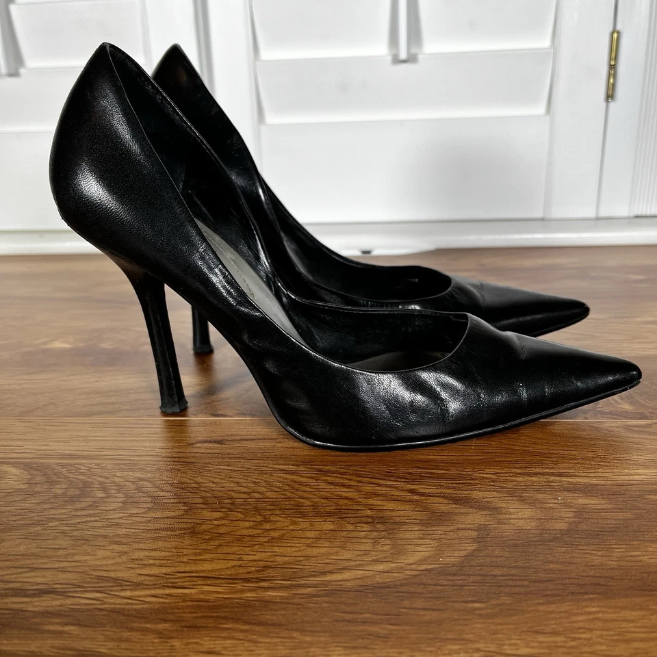 Tacones de aguja Guess By Marciano Carrie de cuero negro 6,5 Foto 2 de 4