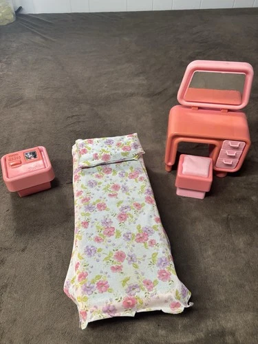 Mattel Barbie Bed Mattress  Covers Computer  And Vanity Pink Lot Vintage