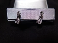 Diamond Warring With White Gold