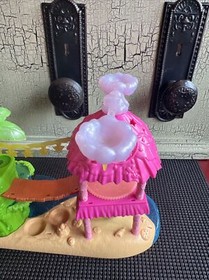 Hatchimals CollEGGtibles Tropical Party Playset  Lights Up Plays Music Working